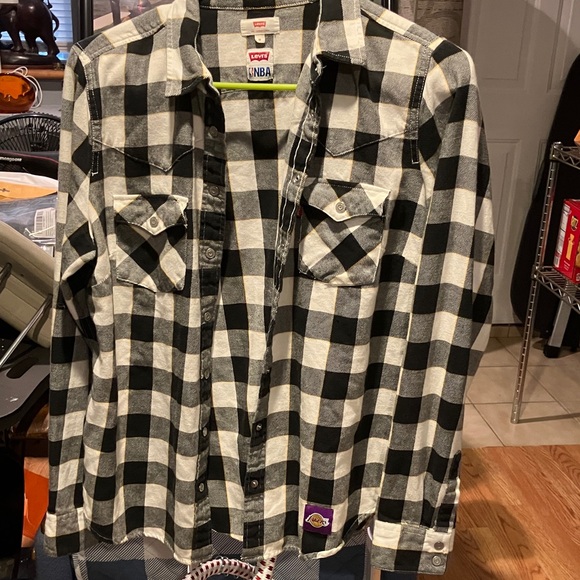 Levi's Checkered Black and White Shirt NBA edition — L.A. Lakers - Picture 2 of 4